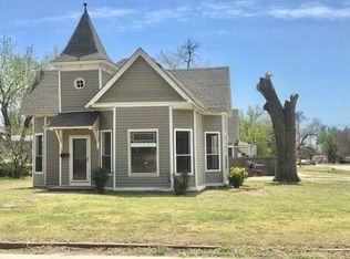 300 S Walnut Ave, Newkirk, OK 74647