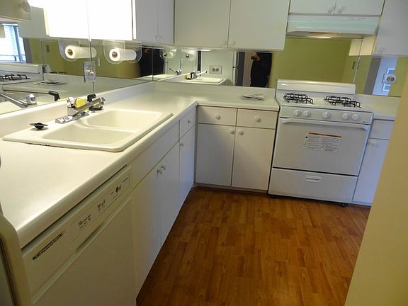 5th image of 5500 Lincoln Ave #408-W