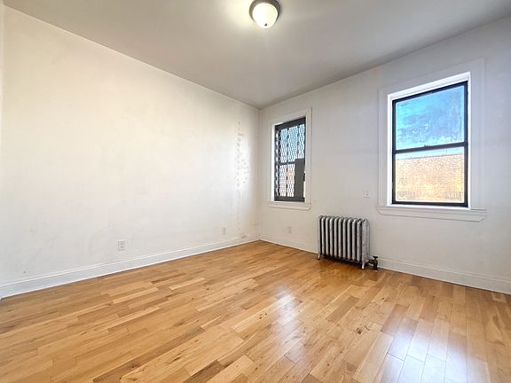 5th image of 725 W 172nd St APT 68