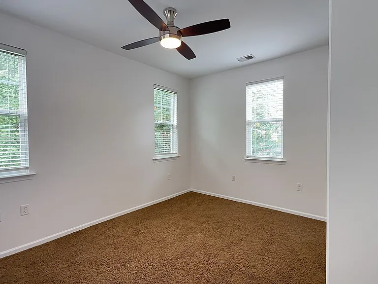 662 Lacy Oak Dr — Photo 18