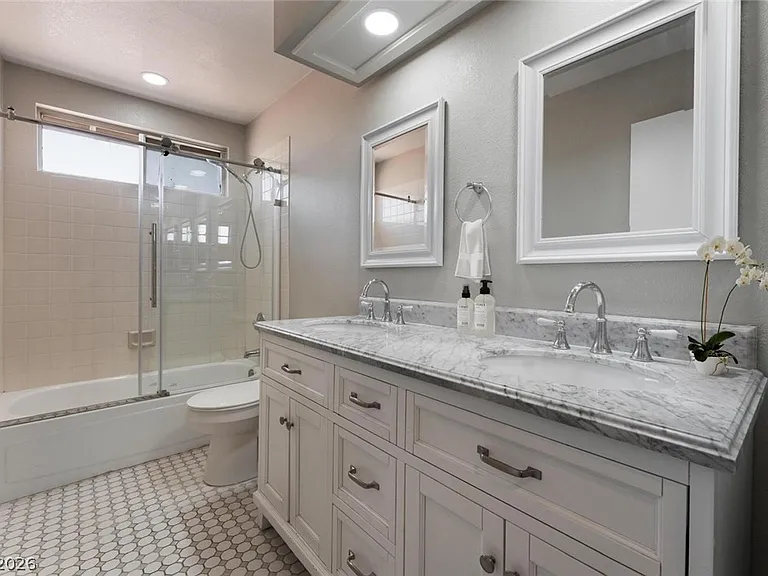 8429 Honeywood Cir — Photo 69