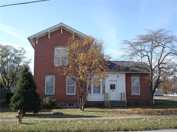 112 S Eagle St, Geneva, OH 44041