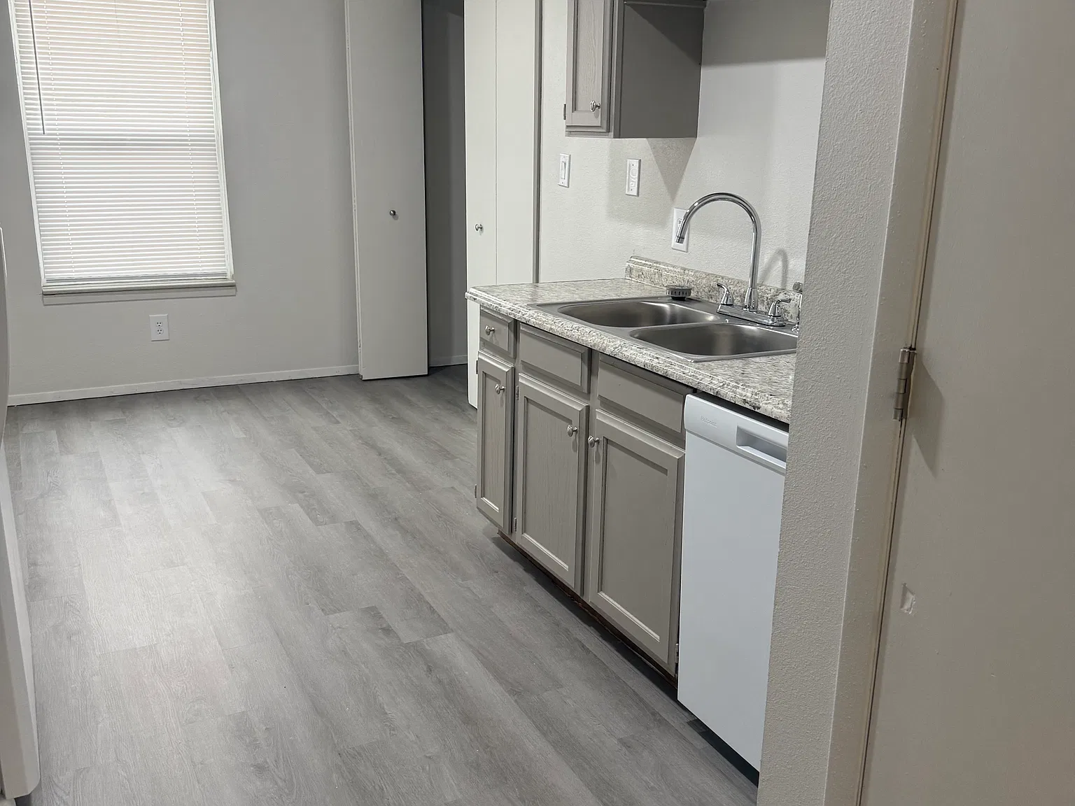 2128 E Macs Ct — Photo 4