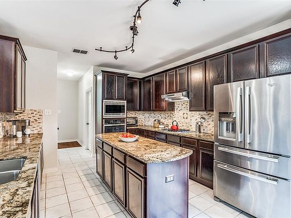 5th image of 4412 Jenkins Dr