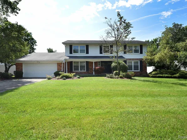28450 Brooks Ln, Southfield, MI 48034