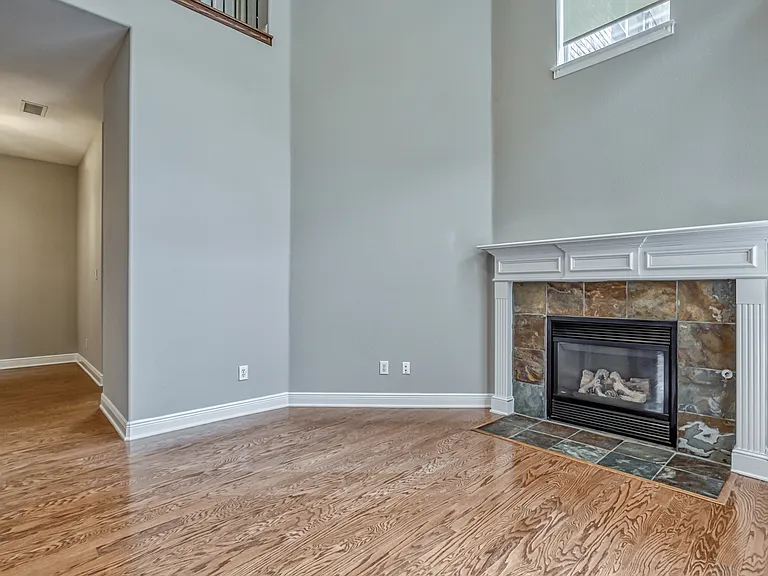 6533 Riveredge Dr — Photo 8