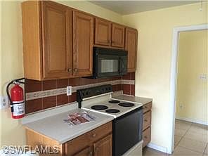 3rd image of 1041 NE Pine Island Ln