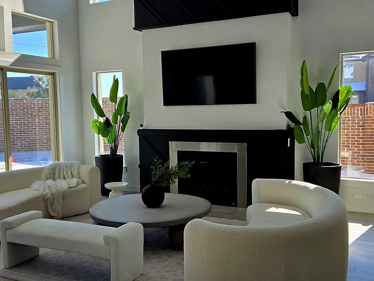 5304 Statesman Ln — Photo 3
