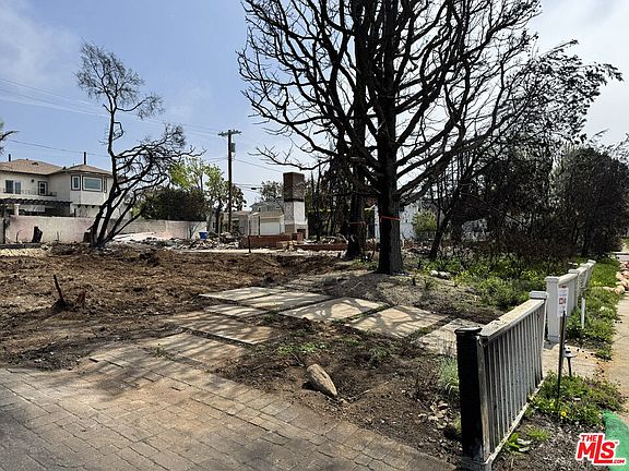3rd image of 16007 Miami Way