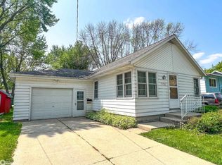 437 11th Ave NE, Hampton, IA 50441