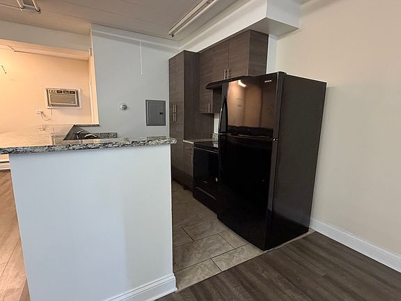 4th image of 3956 N Oconto Ave