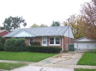 750 Hillcrest Dr, Romeoville, IL 60446