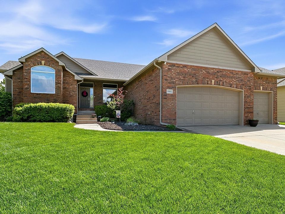 1st image of 8905 W Silver Hollow Ct