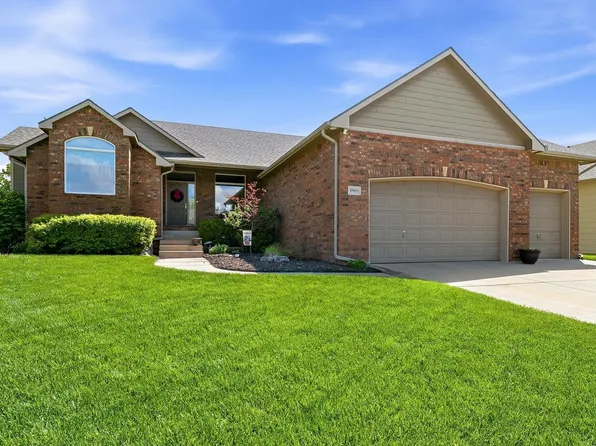 8905 W Silver Hollow Ct, Wichita, KS 67205
