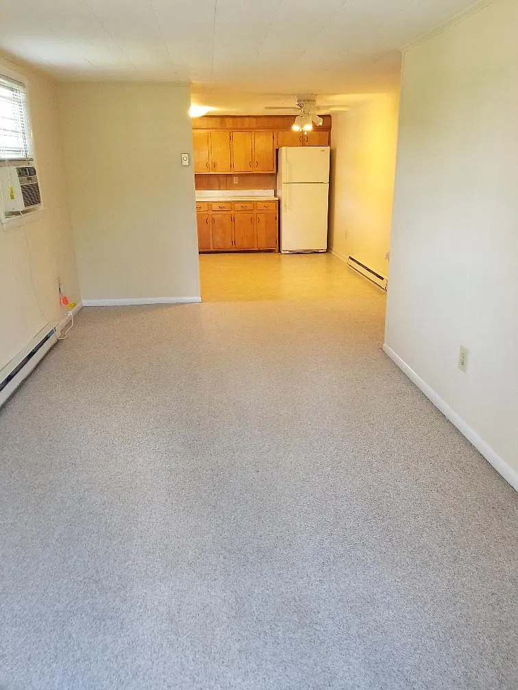 2 bed, 750 sqft, $915 — Photo 2