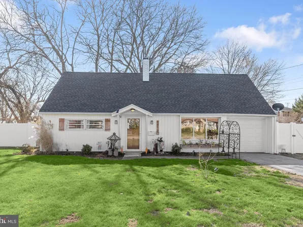 1416 Continental Rd, York, PA 17404