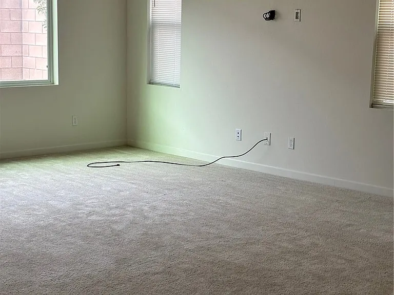 2565 E Embry Ln — Photo 26