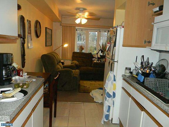 3rd image of 1857 Beyer Ave