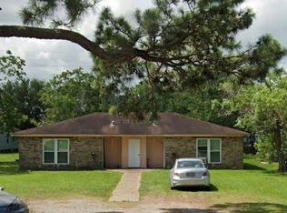 1308 Trinity St, Anahuac, TX 77514