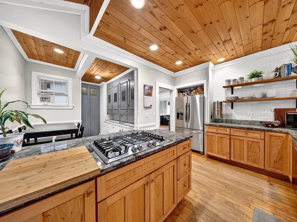18 Bancroft Park #18, Hopedale, MA 01747