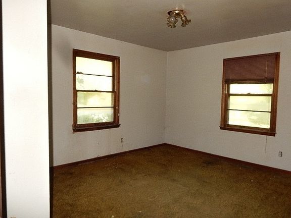5th image of 91 Depot St