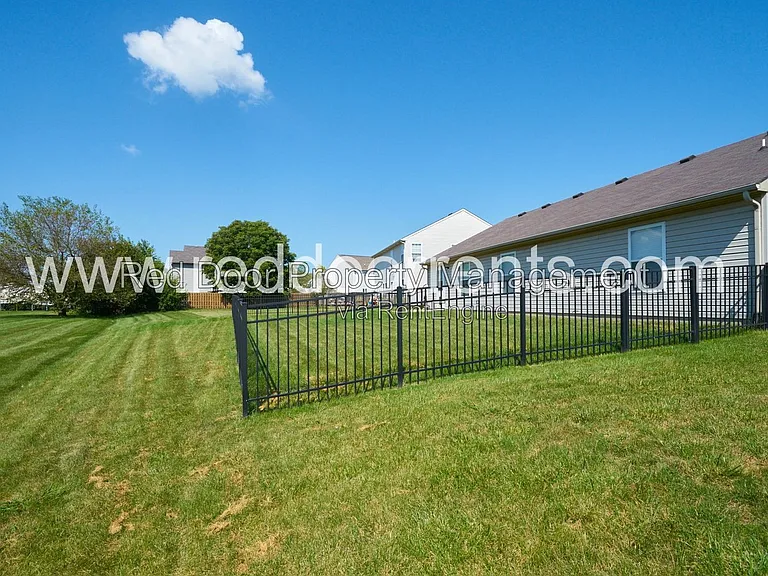 127 Broadmoor Bnd — Photo 17