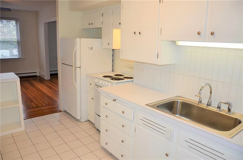 1 bed, 670 sqft, $1,900 — Photo 4