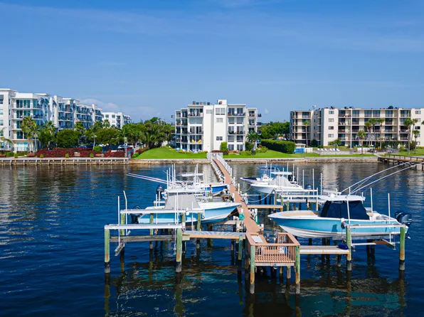 1206 S Lake Drive #405, Lantana, FL 33462
