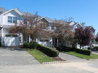 185 Springhill Dr, Morris Plains, NJ 07950