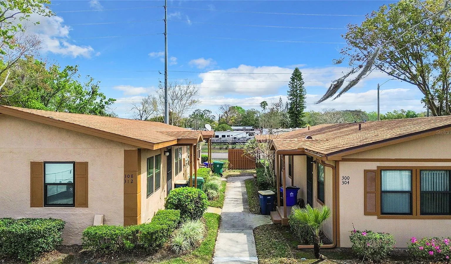 2 bed, 950 sqft, $1,999 — Photo 2