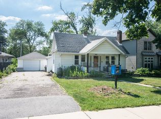 4524 Cross St, Downers Grove, IL 60515