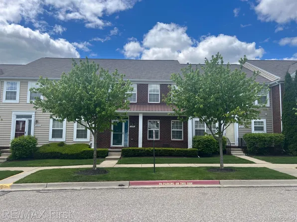 255 Alhambra St, Pontiac, MI 48341