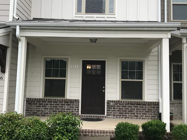 1444 White Dutch Ln — Photo 1