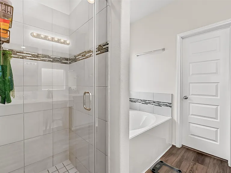 1601 Darwin Cedar Dr — Photo 37