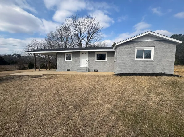 735 Old Highway 10, Cedarbluff, MS 39741