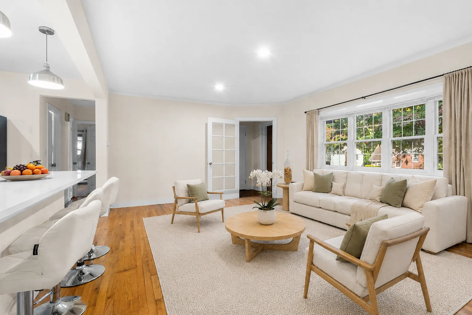 4 bed, 1785 sqft, $4,700 — Photo 4