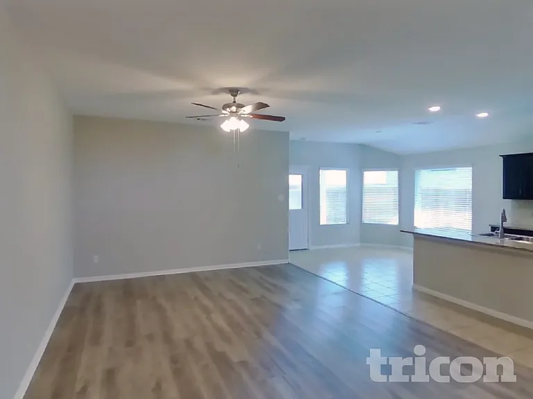 728 Walls Blvd — Photo 2