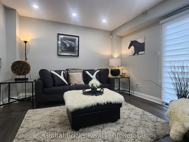 4079 Trapper Cres — Photo 9