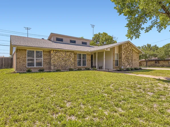 1722 Martinique Ct, Arlington, TX 76012