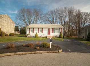 28 Samuel Ct, Cranston, RI 02920