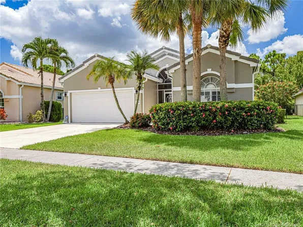7007 SE Twin Oaks Circle, Stuart, FL 34997