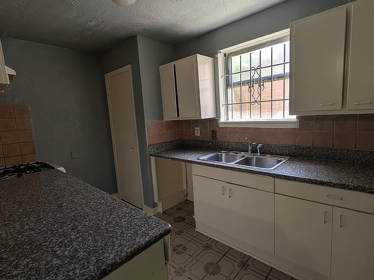 3723 Westhampton Dr — Photo 4
