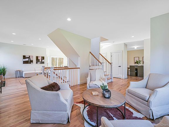 2nd image of 465 Mill Road