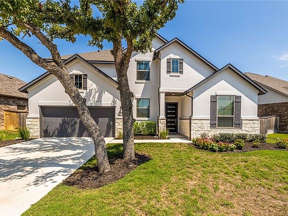 3rd image of 718 Whitetail Dr