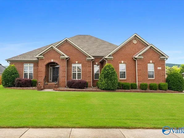 7578 Crestridge Dr, Owens Cross Roads, AL 35763