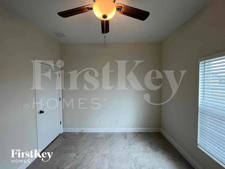633 NW 28th St — Photo 18