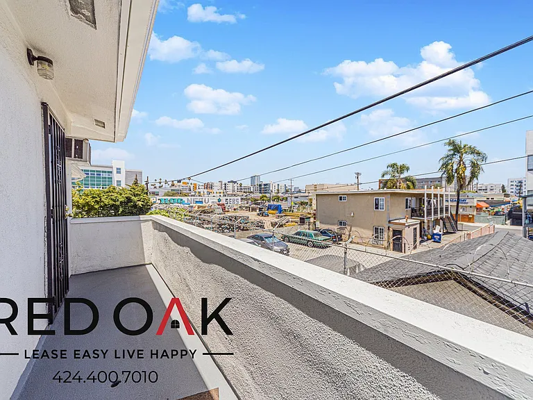 1036 Normandie Ave #14 — Photo 3