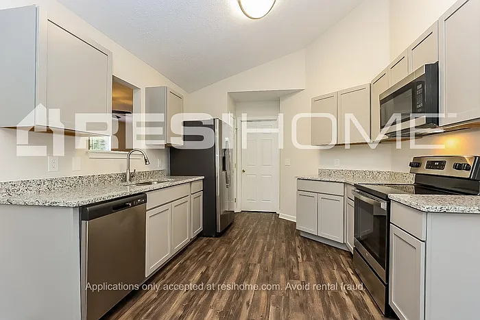 632 Zellwood Dr — Photo 5