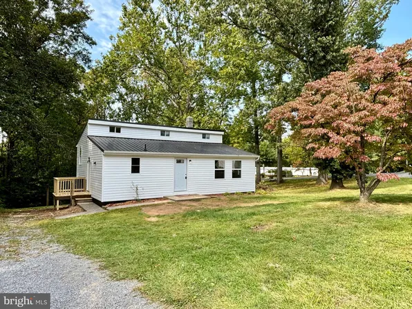 269 Burnside Dr, Falling Waters, WV 25419