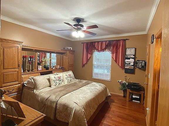 4th image of 1033 W Welter Dr